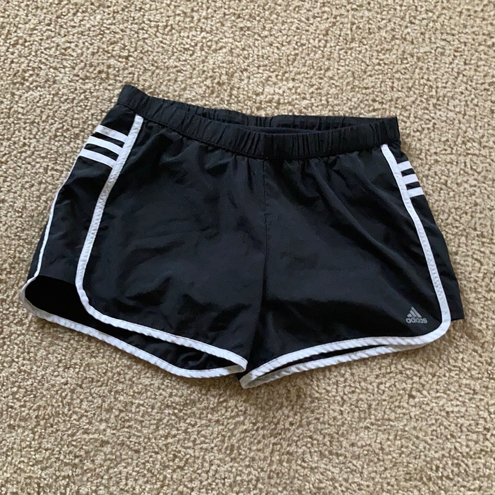 Women’s Adidas shorts sz medium